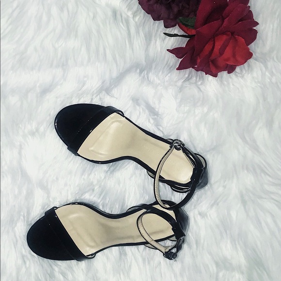 Black ankle strap heels - Picture 2 of 2